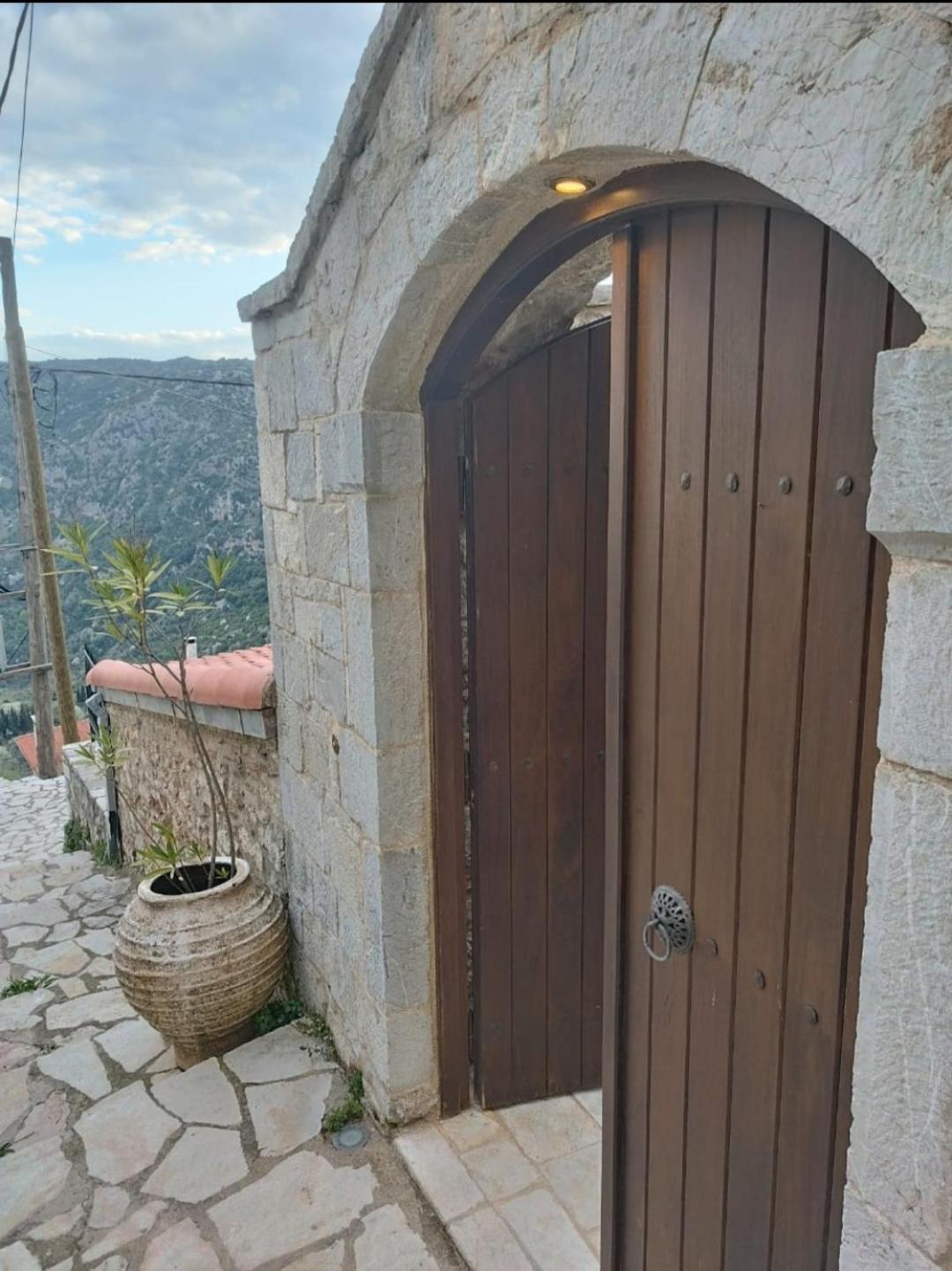 דימיטסאנה Lousiou Nymphes Escape Suites מראה חיצוני תמונה